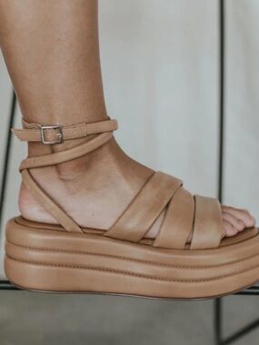 Free People Harper Strappy Platform Platform Sandals 41 tan brown 11